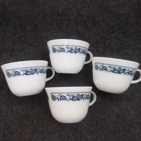 4 Vintage‎ Pyrex Corelle Old Town Blue Onion Milk Glass Coffee Tea Cup Cottage - Picture 1 of 10